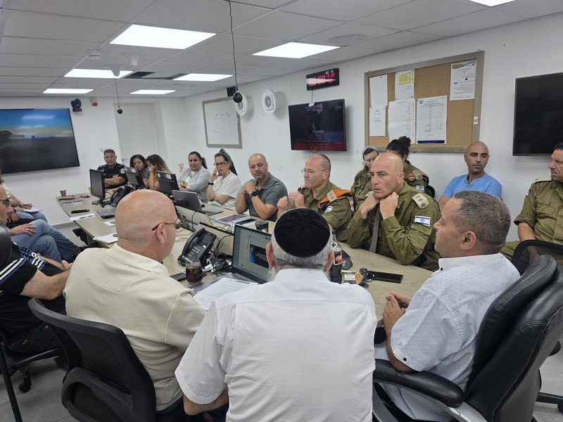 אלוף-משנה (במיל') אבי בר בביקור בקריית עקרון
