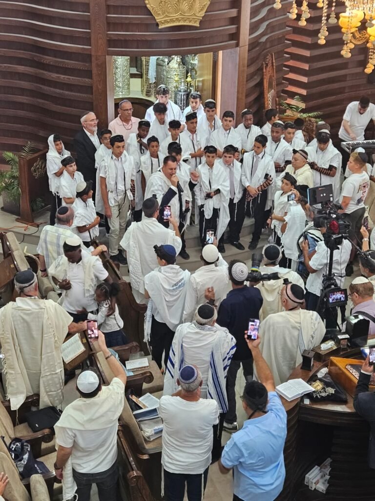 חוגגים בר מצווה קהילתית בקריית עקרון - 2025